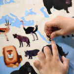 Jeu-educatif-Poppik-Puzzle-Stickers-Autocollants-affiche-animaux-11