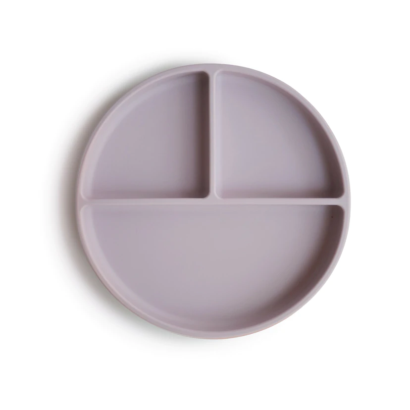 Mushie Silikoonist taldrik iminapaga- Soft Lilac Kodumaailm - HellyK - Kvaliteetsed lasteriided, villariided, barefoot jalatsid