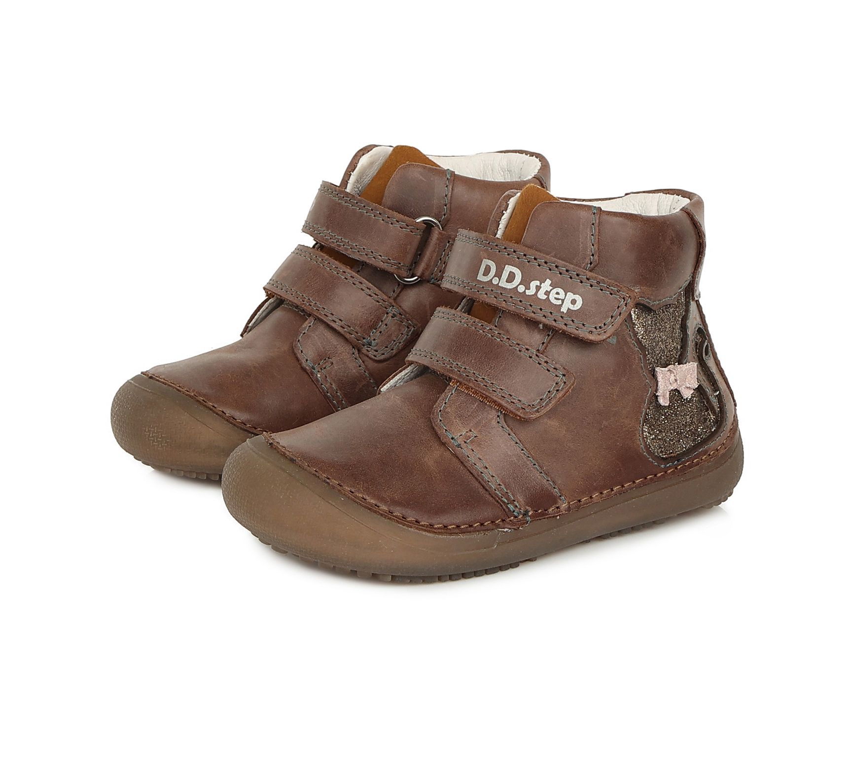D.D.Step heledava tallaga nahast k/s saapad Raspberry 063- Kass D.D.Step - HellyK - Kvaliteetsed lasteriided, villariided, barefoot jalatsid