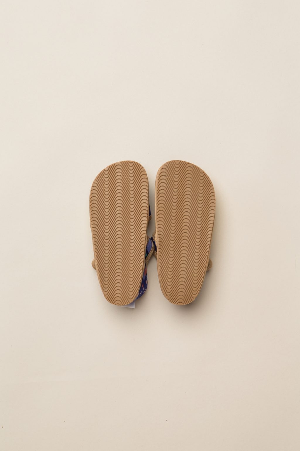 Milash sisejalats Tuvi- Sinine Milash sisejalats Tuvi- Sinine Laste barefoot jalatsid - HellyK - Kvaliteetsed lasteriided, villariided, barefoot jalatsid