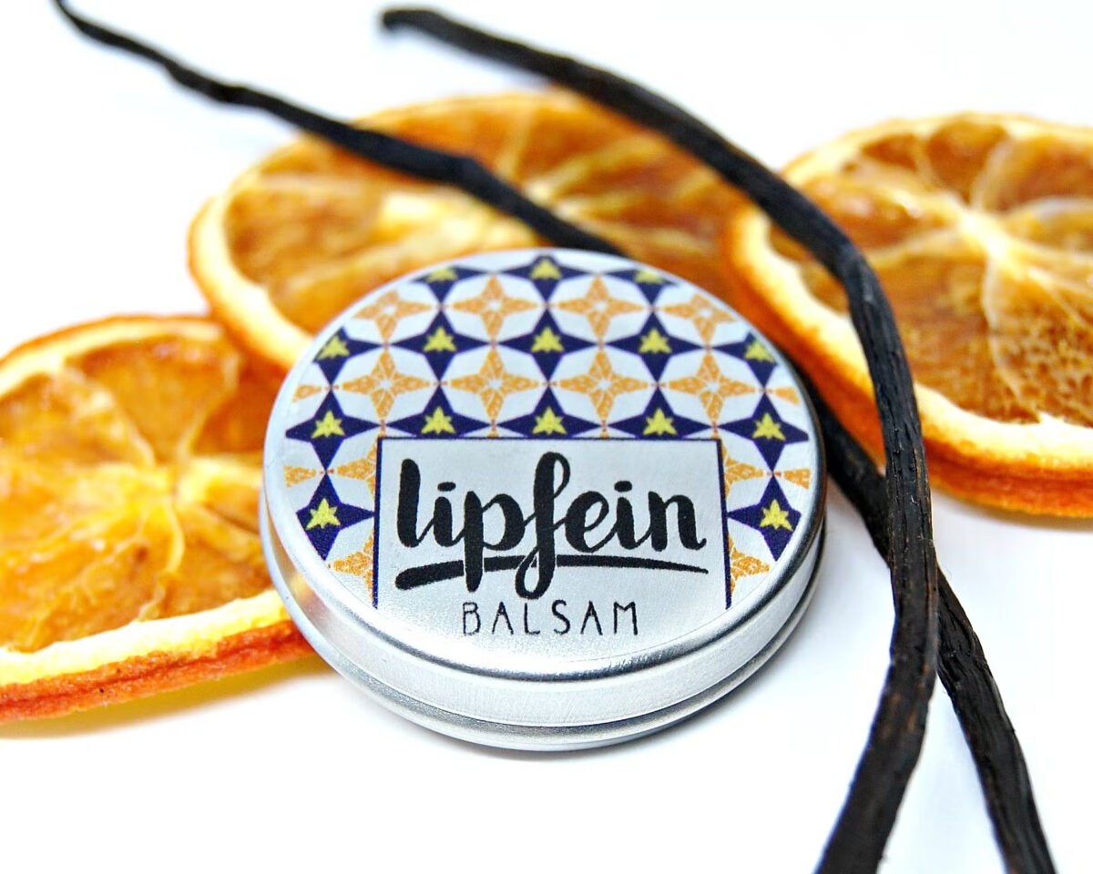 Lipfein Huulepalsam 6g Apelsin-Vanilje Hooldusvahendid ja kosmeetika - HellyK - Kvaliteetsed lasteriided, villariided, barefoot jalatsid
