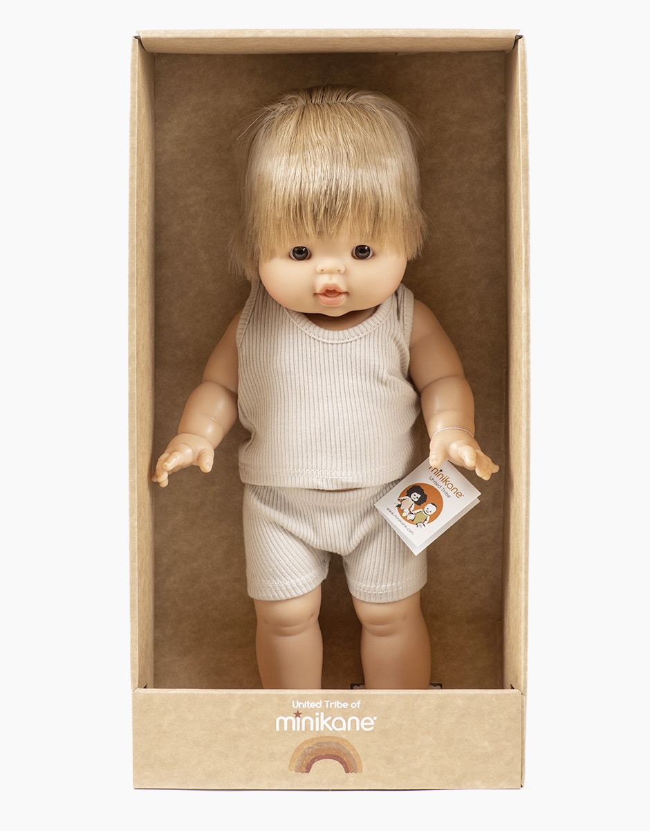 Minikane® 37cm nukk Archie, Marcel Linen komplektiga Mänguasjad - HellyK - Kvaliteetsed lasteriided, villariided, barefoot jalatsid